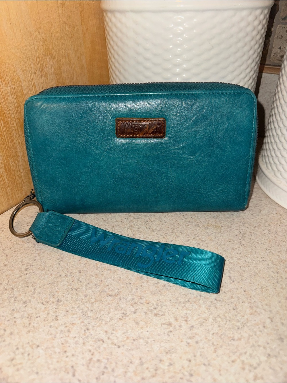 Wrangler Teal Zip Clutch Detachable Wristlet wallet 8.3”x4.75”x1”